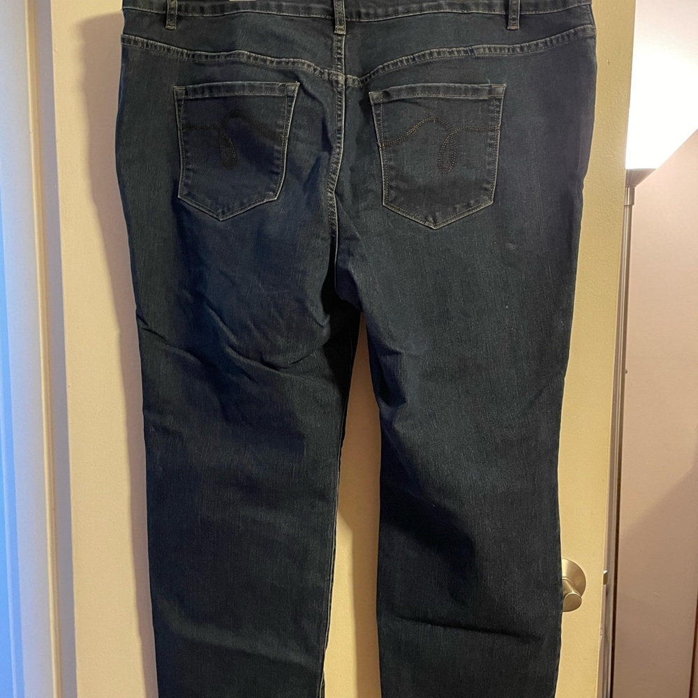 Avenue Jeans